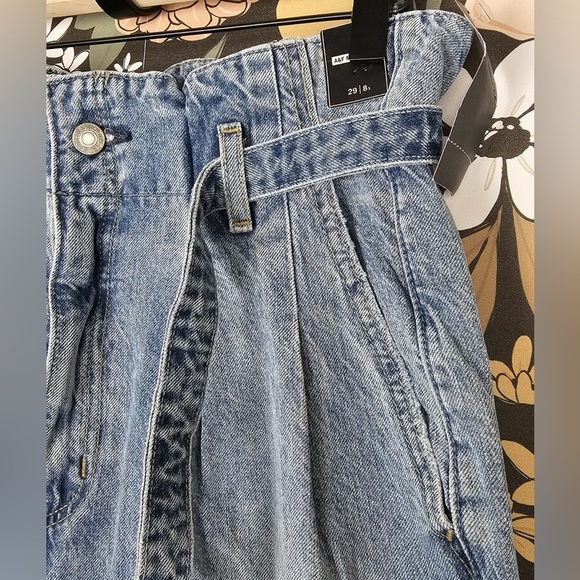A&F Ultra High Rise Paper-bag Waist Mom Jean Women Size 29 (Short) 80s 90s Style - Picture 5 of 9